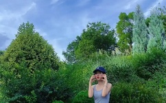 把女朋友摁在床上强行种草莓